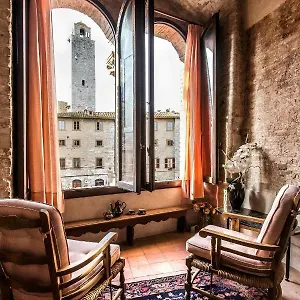 Apartment The Artists' Tower, San Gimignano